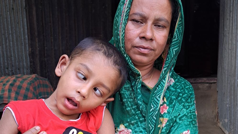 ‘আমি কষ্ট পাচ্ছি, আমাকে বাঁচান’