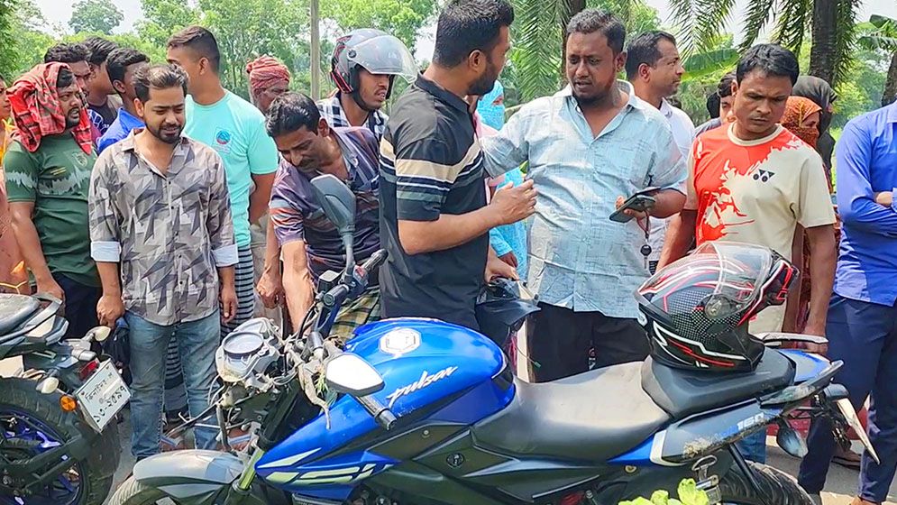 ট্রাকচাপায় মোটরসাইকেল আরোহী নিহত