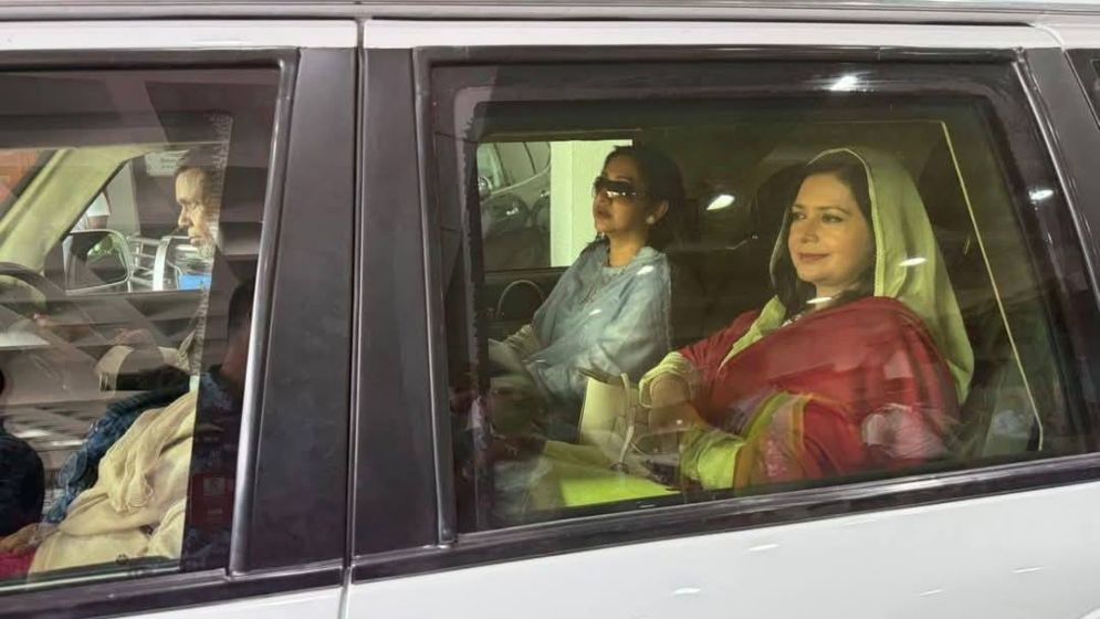 নেতাকর্মীদের ভালোবাসায় সিক্ত খালেদা জিয়া, দেখুন ছবিতে