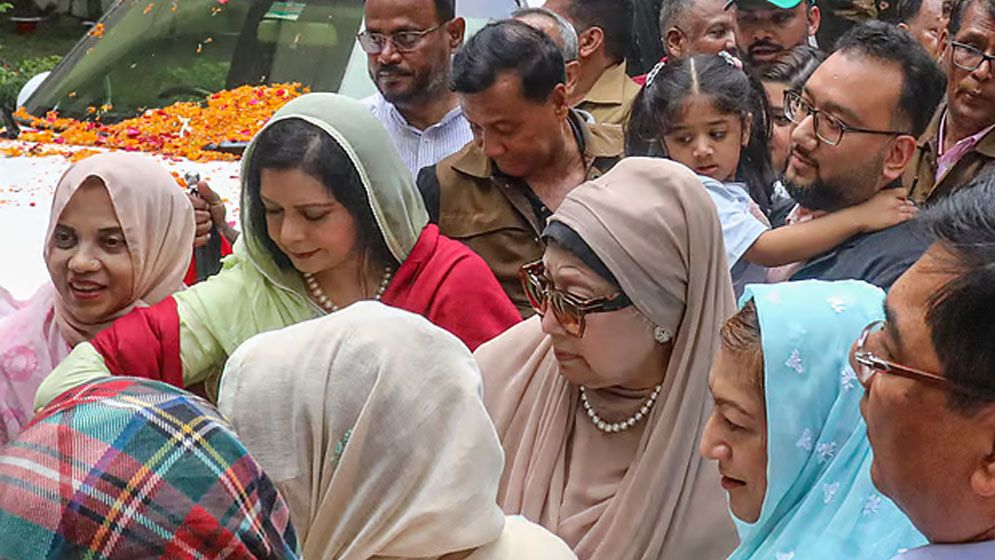 ‘খালেদা জিয়া অনেকটা সুস্থ, মানসিকভাবেও শক্ত’