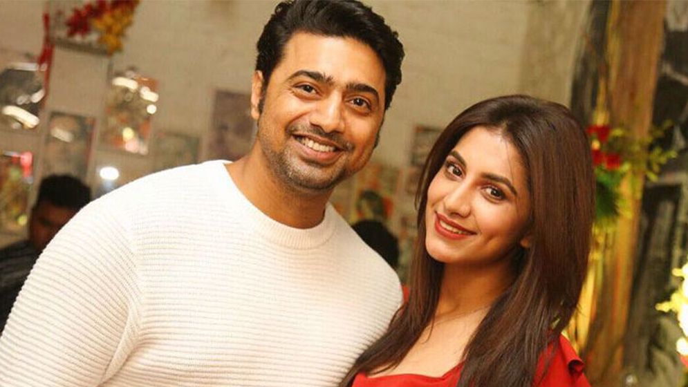 ‘অসংখ্য শুভেচ্ছা তোমাকে’, প্রেমিকার সাফল্যে গর্বিত দেব