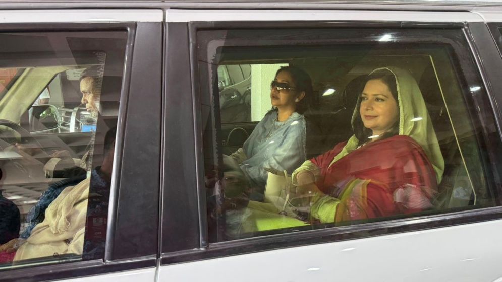 খালেদা জিয়ার সঙ্গে দেশে ফিরলেন দুই পুত্রবধূ