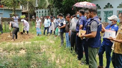 দাফনের ৬ মাস পর সাবেক কমিশনারের লাশ উত্তোলন, স্ত্রীসহ ৪ জনের নামে মামলা