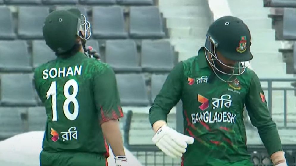 জোড়া সেঞ্চুরিতে রানপাহাড়ে বাংলাদেশ