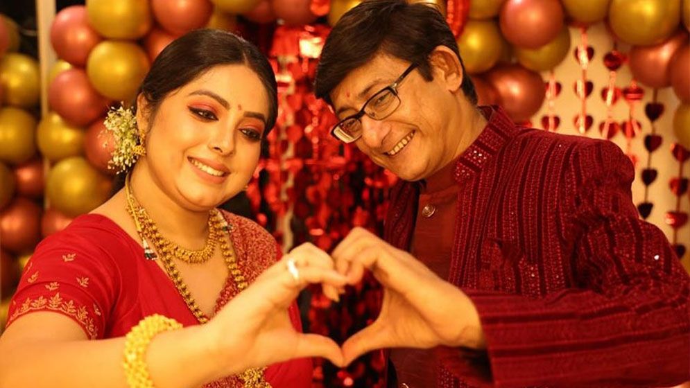 ৫১তম জন্মদিনে কাঞ্চনকে চমকে দিলেন শ্রীময়ী