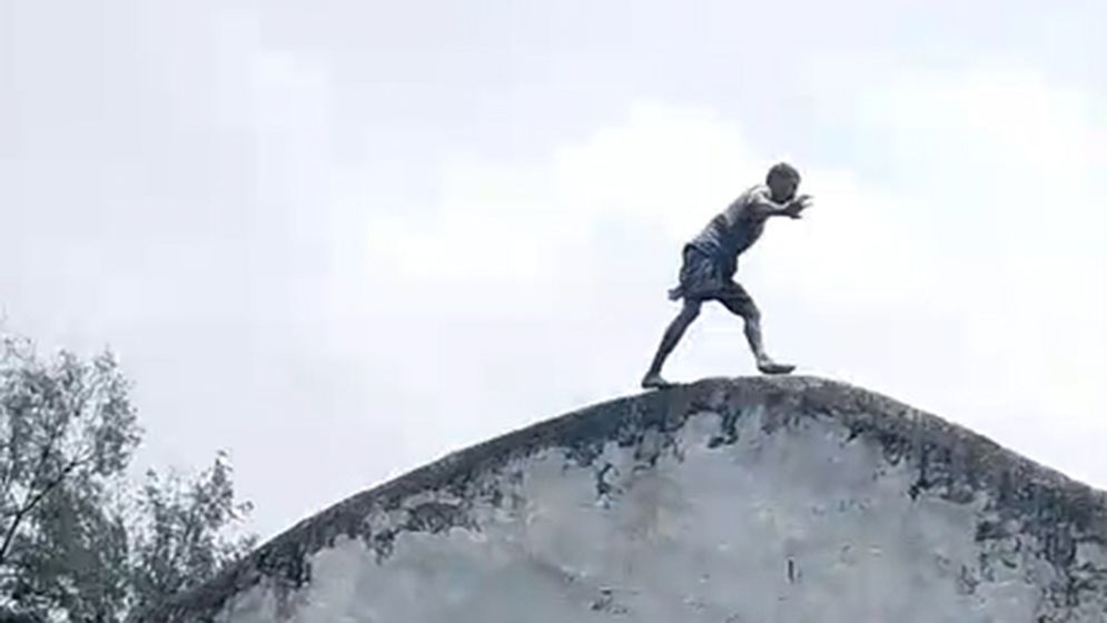 দেয়াল টপকে হাজতি পালানোর চেষ্টা