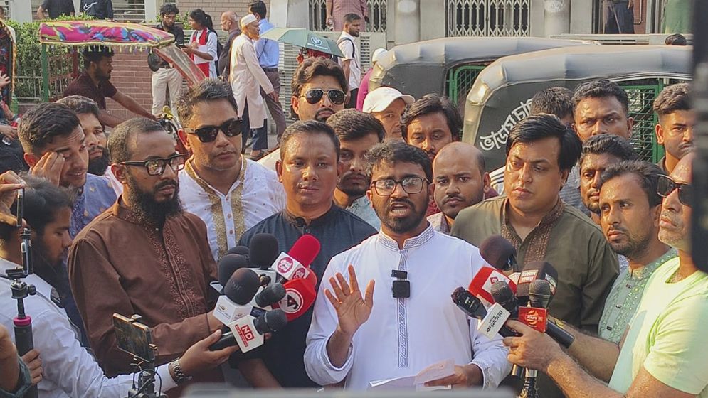 স্বরাষ্ট্র উপদেষ্টার পদত্যাগে ৪৮ ঘণ্টার আলটিমেটাম