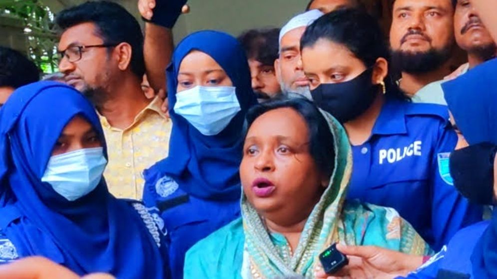চুনকাকুটির থেকে সাবেক মেয়র আইভী গ্রেফতার