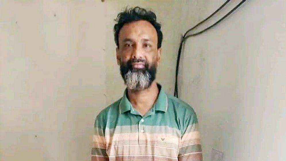 বিএনপি নেতার বাড়িতে লুকিয়েছিলেন মেয়র লিটনের পিএস