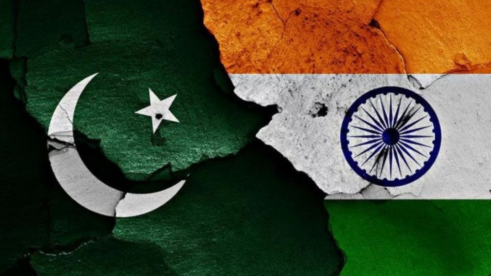 খেলার মাঠে ভারতকে ধসিয়ে দিল পাকিস্তান