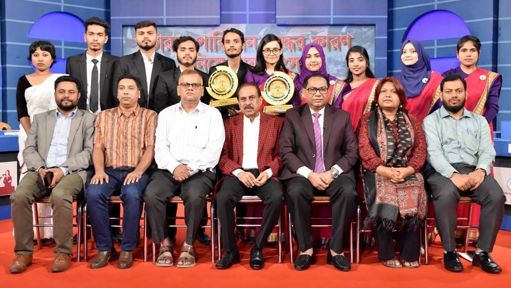 কাশ্মীর হচ্ছে ভারত-পাকিস্তানের রাজনীতিবিদদের দাবার গুটি