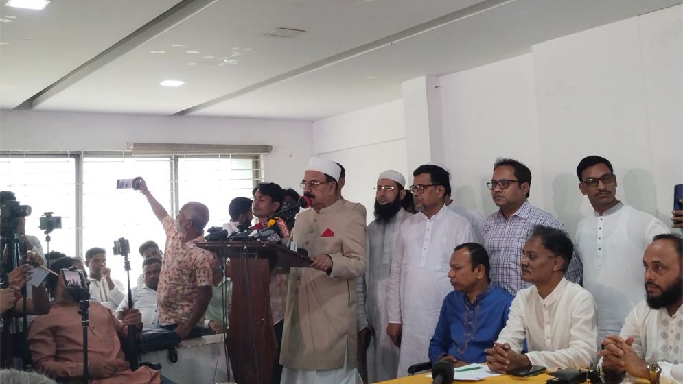 রাজনৈতিক দল নিষিদ্ধ সব সমস্যার সমাধান নয়: গয়েশ্বর