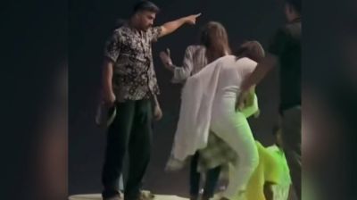 যাত্রীবাহী লঞ্চে পিকনিকে আসা নারীদের প্রকাশ্যে মারধর