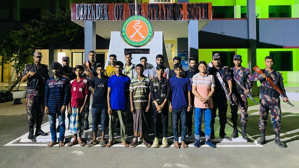 অপহরণকারীর আস্তানা থেকে ১৪ বাংলাদেশিকে উদ্ধার বিজিবির