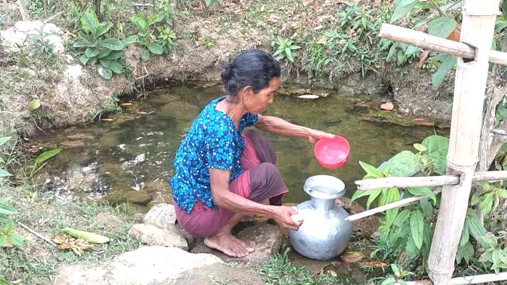 প্রচণ্ড গরমে বিশুদ্ধ পানির সংকট, বিপর্যস্ত পাহাড়িদের জনজীবন