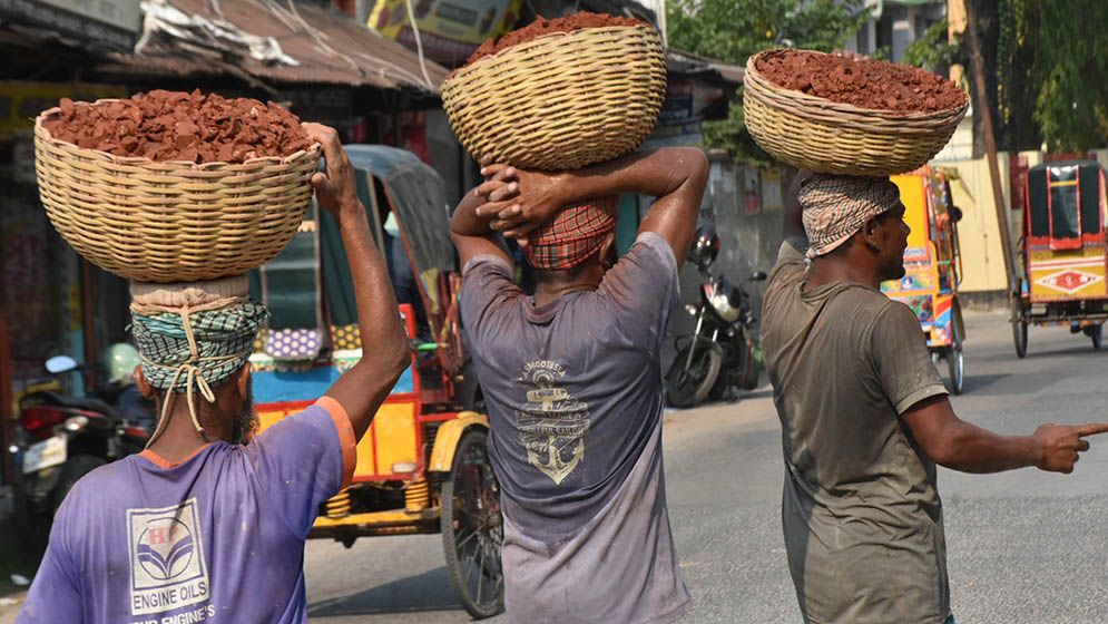 পাঁচ দিন ধরে মাঝারি তাপপ্রবাহে পুড়ছে যশোরের জনজীবন