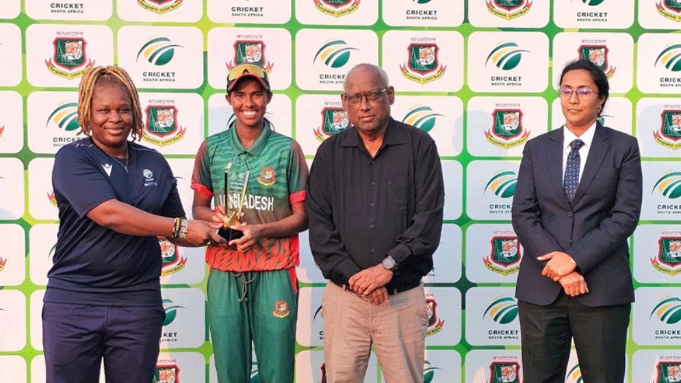 সান্ত্বনার জয়ে হোয়াইটওয়াশ এড়াল বাংলাদেশ