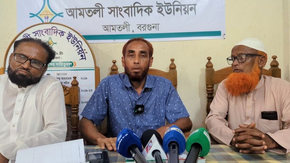 জামিনে মুক্ত হয়ে বাদীর ঘরে আগুন, প্রাণনাশের হুমকির অভিযোগ বিএনপি নেতার বিরুদ্ধে