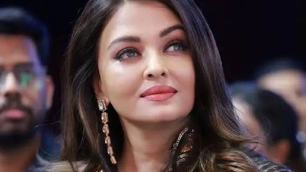 পাকিস্তান প্রেসিডেন্টের প্রাইভেট পার্টিতে যোগ দিয়ে কত পেয়েছিলেন ঐশ্বরিয়া