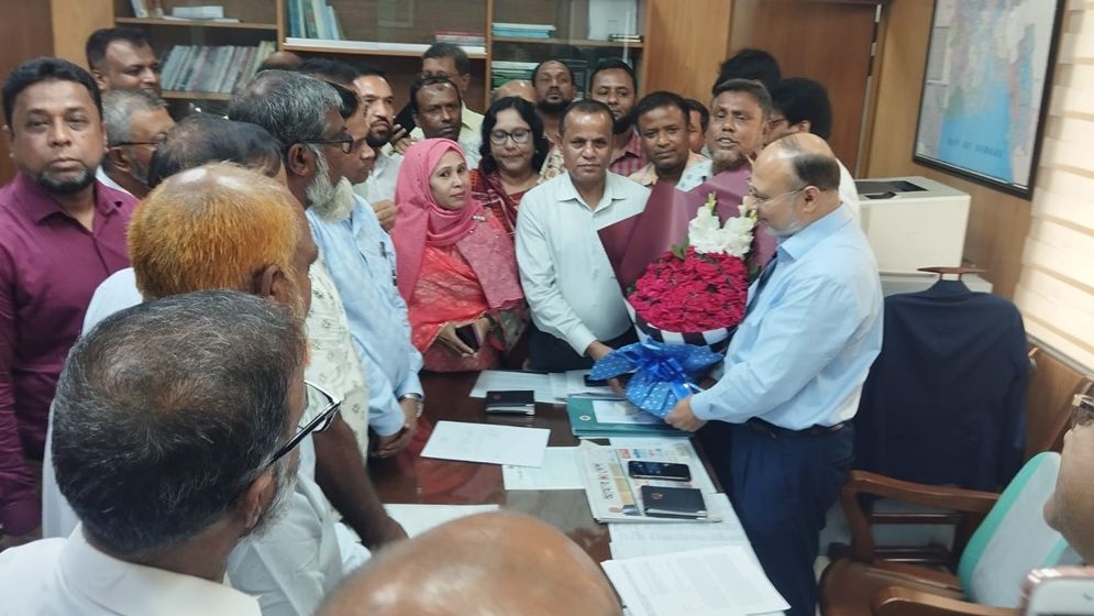 ক্যাডার বহির্ভূত উপসচিবের ৬ পদ সংরক্ষণ, কৃতজ্ঞতা সেক্রেটারিয়েট সার্ভিস অ্যাসোসিয়েশনের