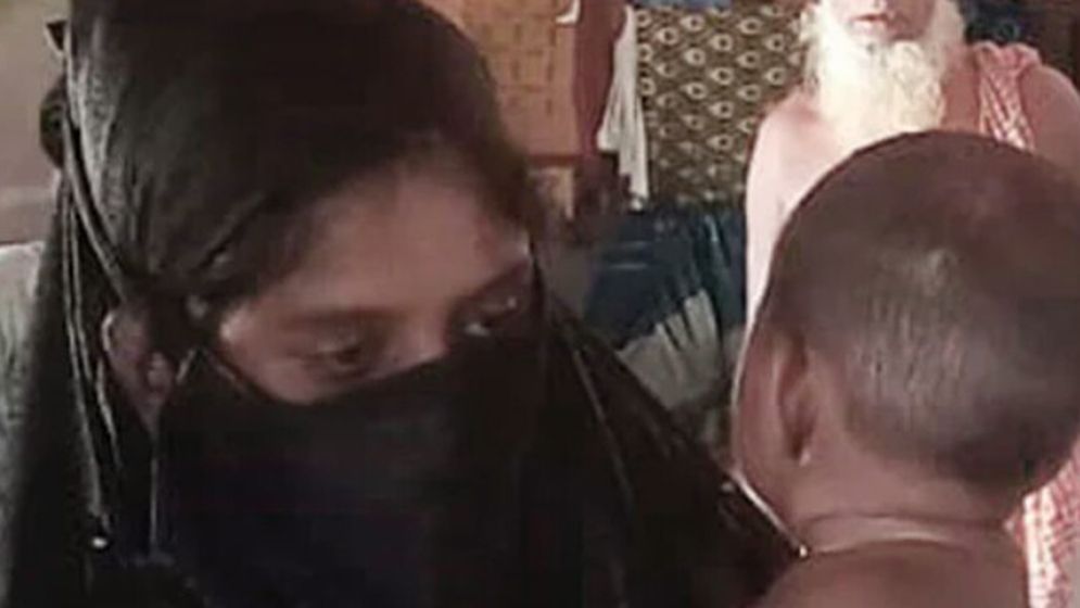 কেন্দুয়ায় বাবার বিক্রি করা সন্তান ফিরে পেয়েছেন মা