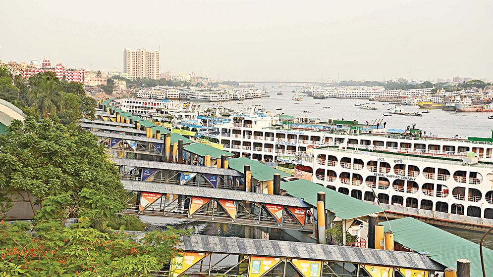 শত বছর ধরে জেগে আছে সদরঘাট