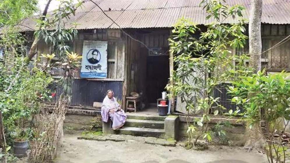 ফররুখ আহমদের স্মৃতিধন্য বসতভিটা ধ্বংসের পথে