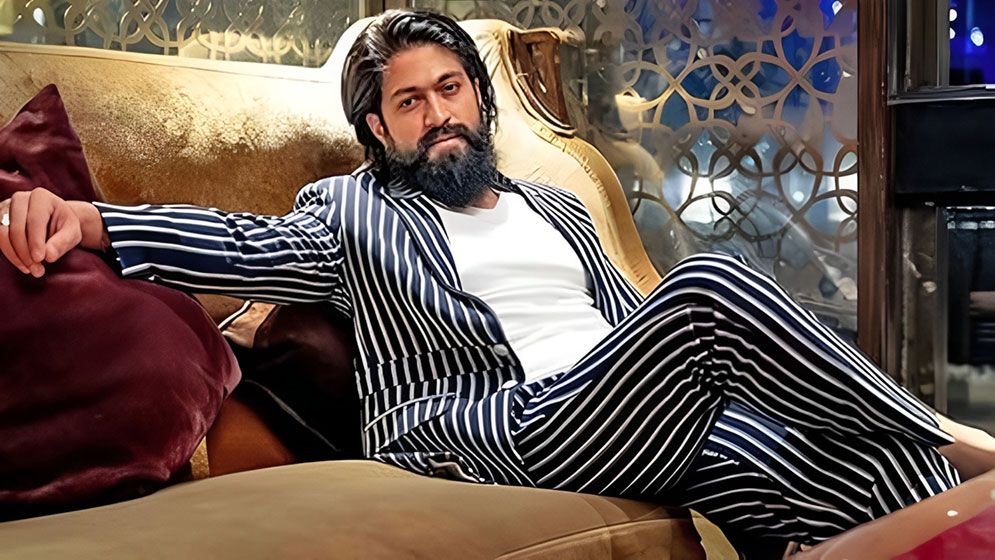কেজিএফ’র চেয়ে ১৩ গুণ বেশি পারিশ্রমিকেও ইয়াশের না, কিন্তু কেন?