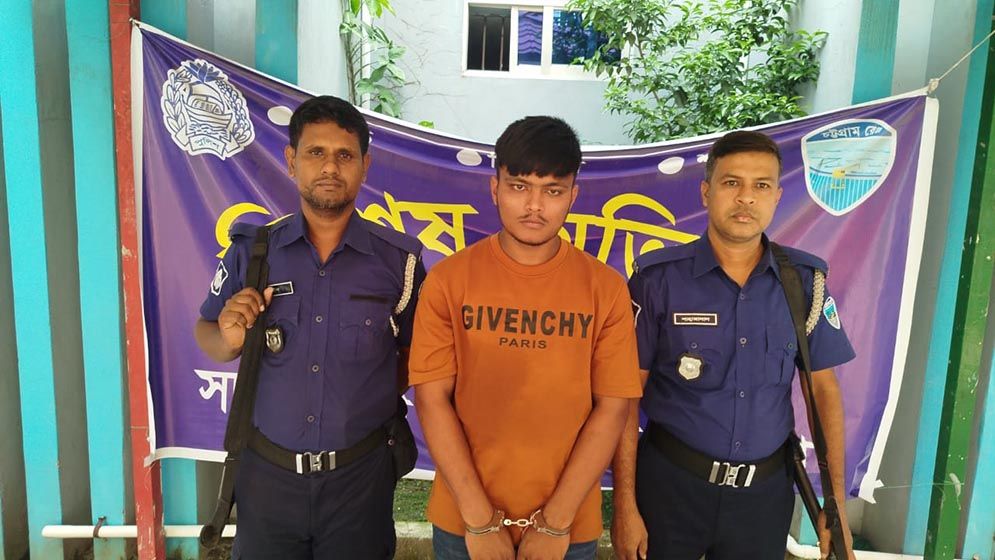 সহযোদ্ধার ওপর হামলা, ছেলেকে পুলিশে দিলেন বিএনপি নেতা