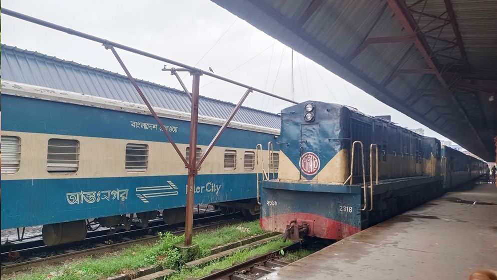 দেড় যুগ বন্ধ ৭০ ট্রেন