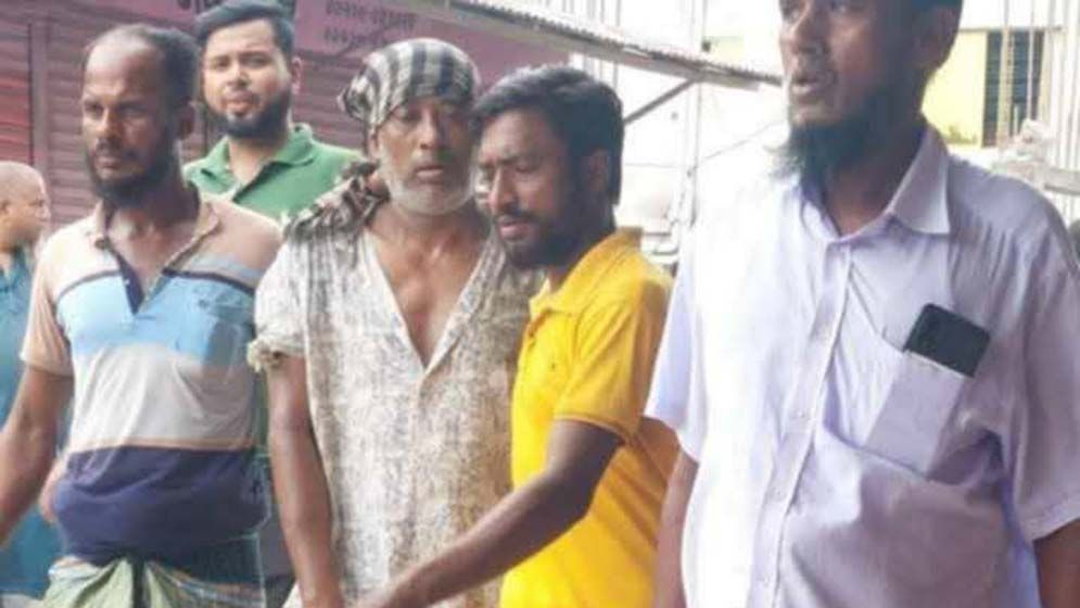 ডাকাতি করতে গিয়ে ধরা আ.লীগ কর্মী, গণধোলাই দিয়ে পুলিশে সোপর্দ