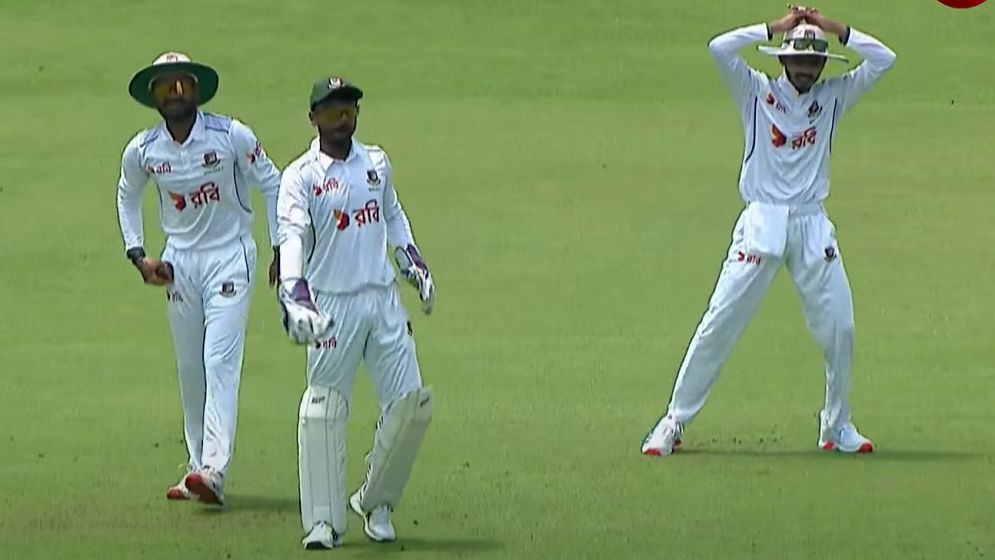 লিড পেয়েও ধুঁকছে বাংলাদেশ