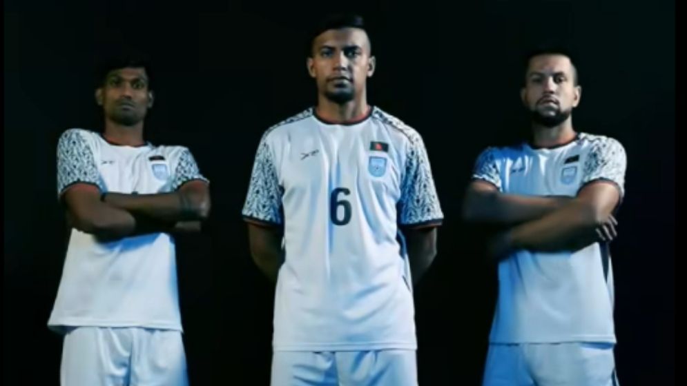 ঘরের মাঠে হামজা-শমিতের অভিষেকের জার্সি প্রকাশ করল বাফুফে