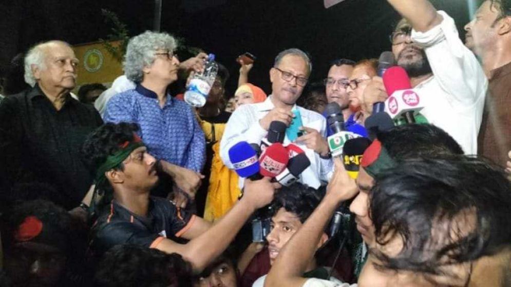 সব দাবি মেনে নিয়েছে সরকার, জবি শিক্ষার্থীদের কর্মসূচি প্রত্যাহার