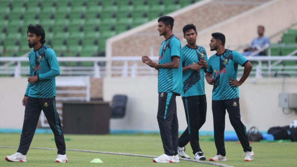 কাল আমিরাতের বিপক্ষে মাঠে নামছে বাংলাদেশ