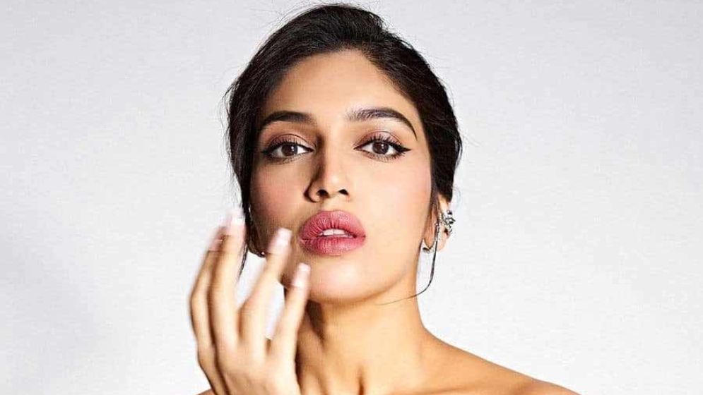 ঠোঁট নিয়ে ঠোঁটকাটা জবাব ভূমির
