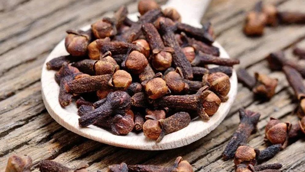 স্বাস্থ্য টিপস: লবঙ্গ খাওয়ার উপকারিতা