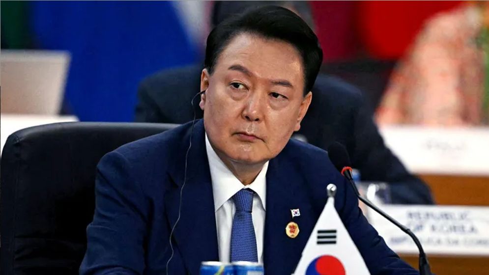 দলের নেতৃত্ব ছাড়ার ঘোষণা দিলেন দ. কোরিয়ার সাবেক প্রেসিডেন্ট ইউন