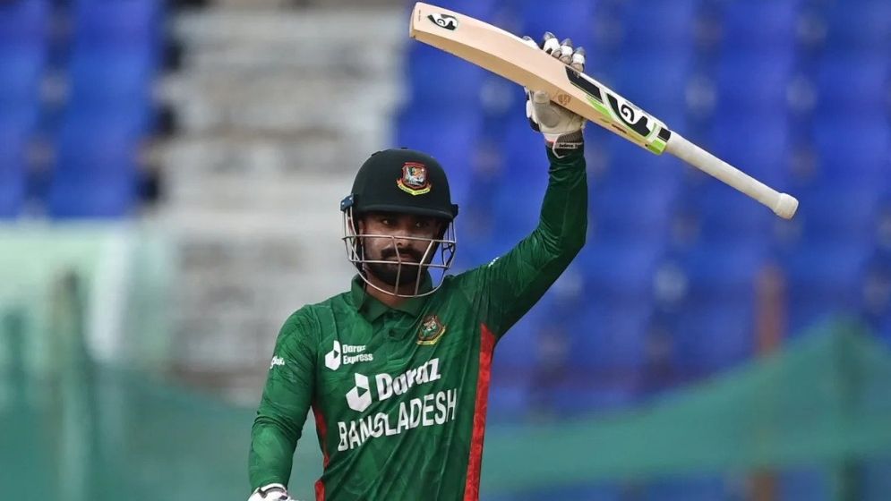 আরব আমিরাতের বিপক্ষে টস হেরে ব্যাটিংয়ে বাংলাদেশ