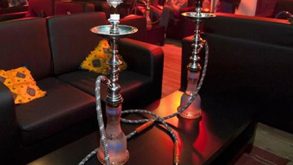 সিসা লাউঞ্জে অভিযান ঘিরে লঙ্কাকাণ্ড