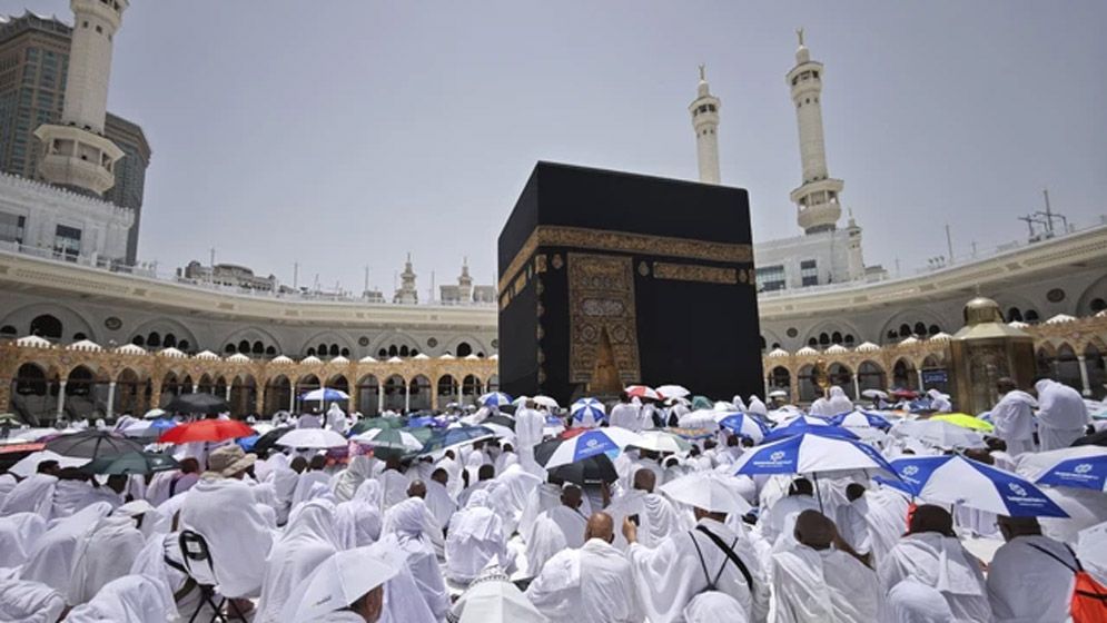 হজের সফরে ‍সুন্নত নামাজ পড়তে হবে?