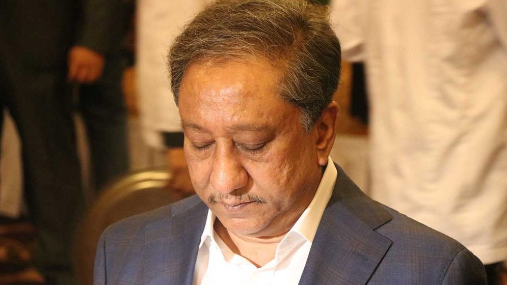 পরিবারসহ অধরা পাপন