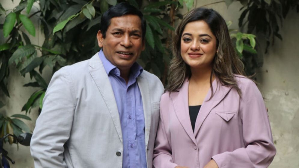 ‘অশিক্ষিত এমডি’ মোশাররফ করিম, বিপরীতে শাকিলা