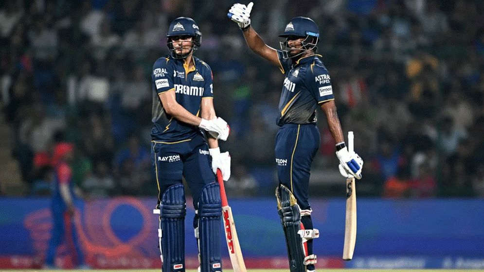 প্লে অফ নিশ্চিত তিন দলের, চতুর্থ হওয়ার দৌড়ে কে এগিয়ে?