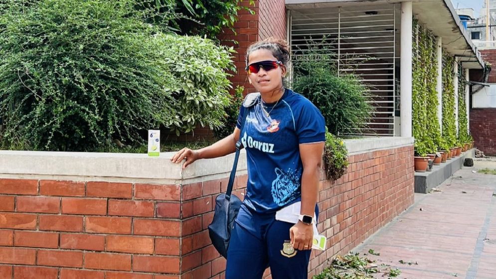 বিসিবির কাছে বিচার চেয়েছেন নারী ক্রিকেটার রুমানা