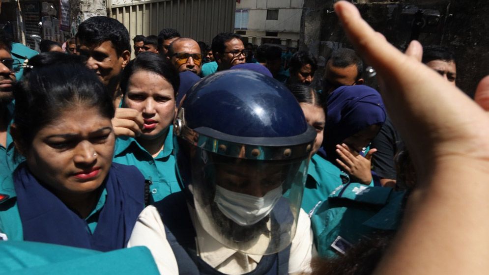 নুসরাত ফারিয়াকে নিয়ে সরকারে ‘অন্তর্দাহ’