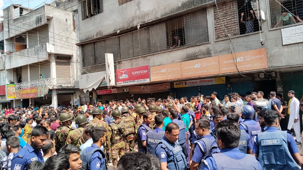 টঙ্গীতে অনির্দিষ্টকালের জন্য একটি পোশাক কারখানা বন্ধ ঘোষণা