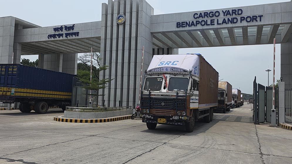 কাস্টমস কর্মকর্তাদের লাগাতার কর্মবিরতিতে আমদানিকারকরা ক্ষতিগ্রস্ত