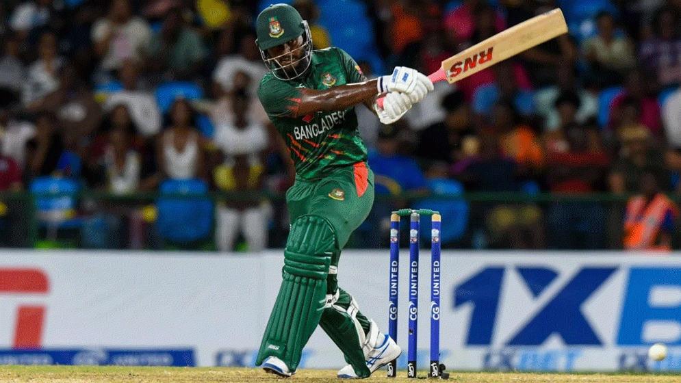 ব্যাটিং বিপর্যয়ের ম্যাচে জাকের তানজিদ হাসানের ঝলক