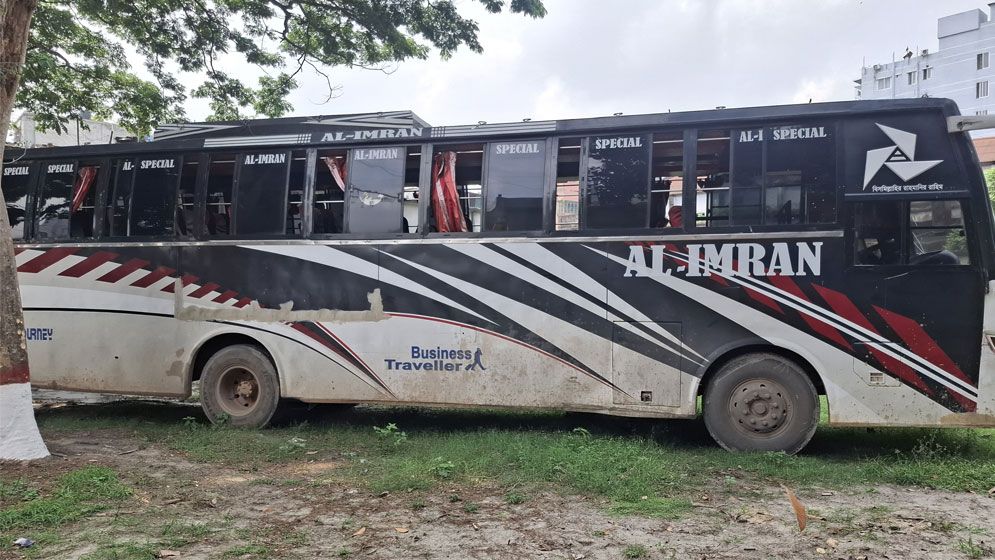 টাঙ্গাইলে মহাসড়কে বাস ডাকাতি, লুট, নারীর শ্লীলতাহানি